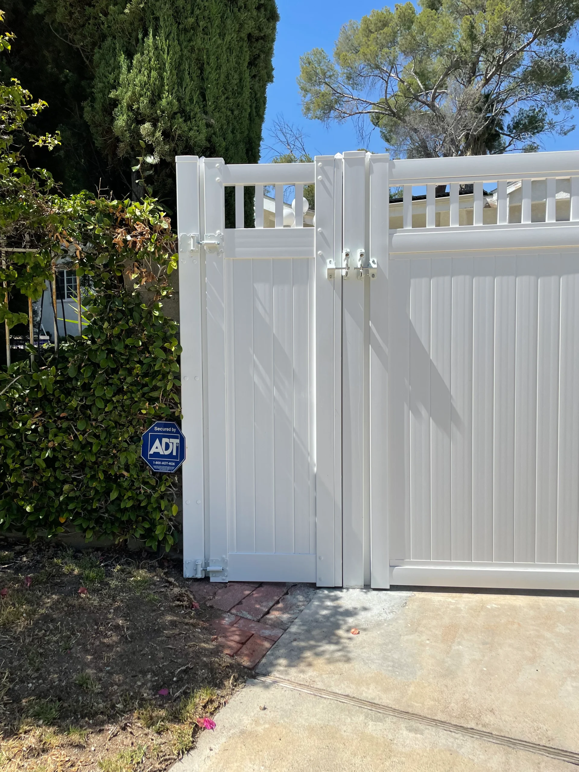 vinyl gates